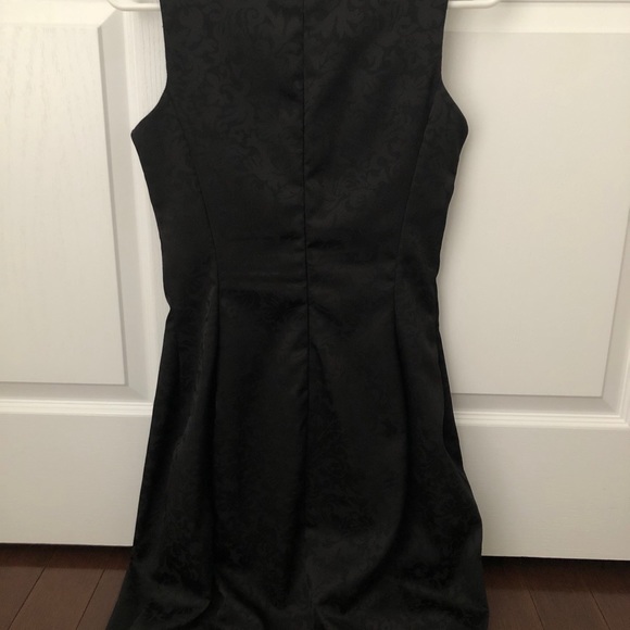 Black dress - Picture 2 of 2